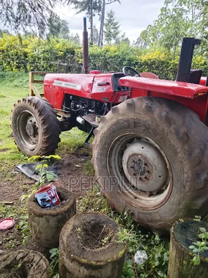 Tractor Mf440