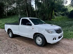 Toyota Hilux 2013 White