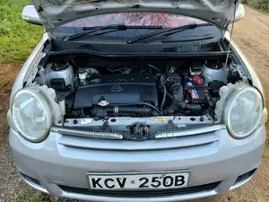 Toyota Sienta 1.5 FWD 2014 Silver
