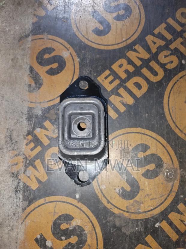 Nissan Match/Note 2012 Gearbox Mounting