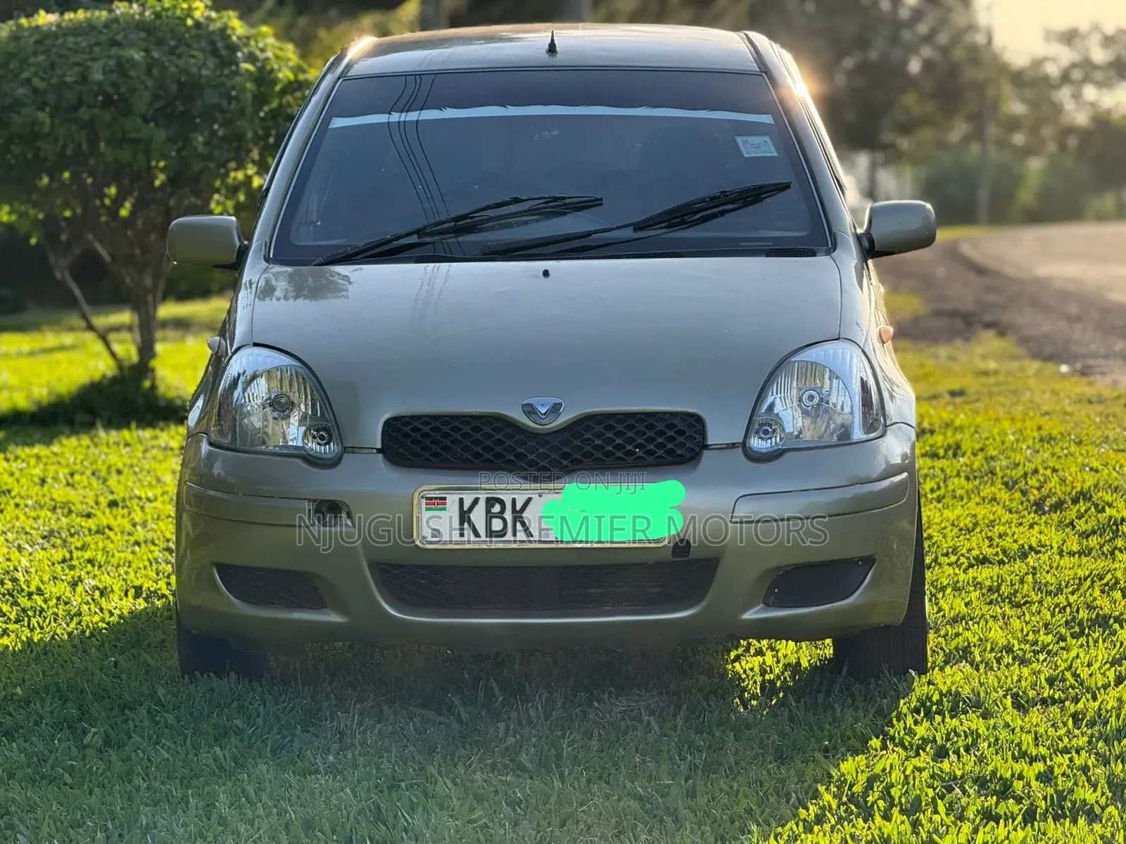 Toyota Vitz 2003 Silver