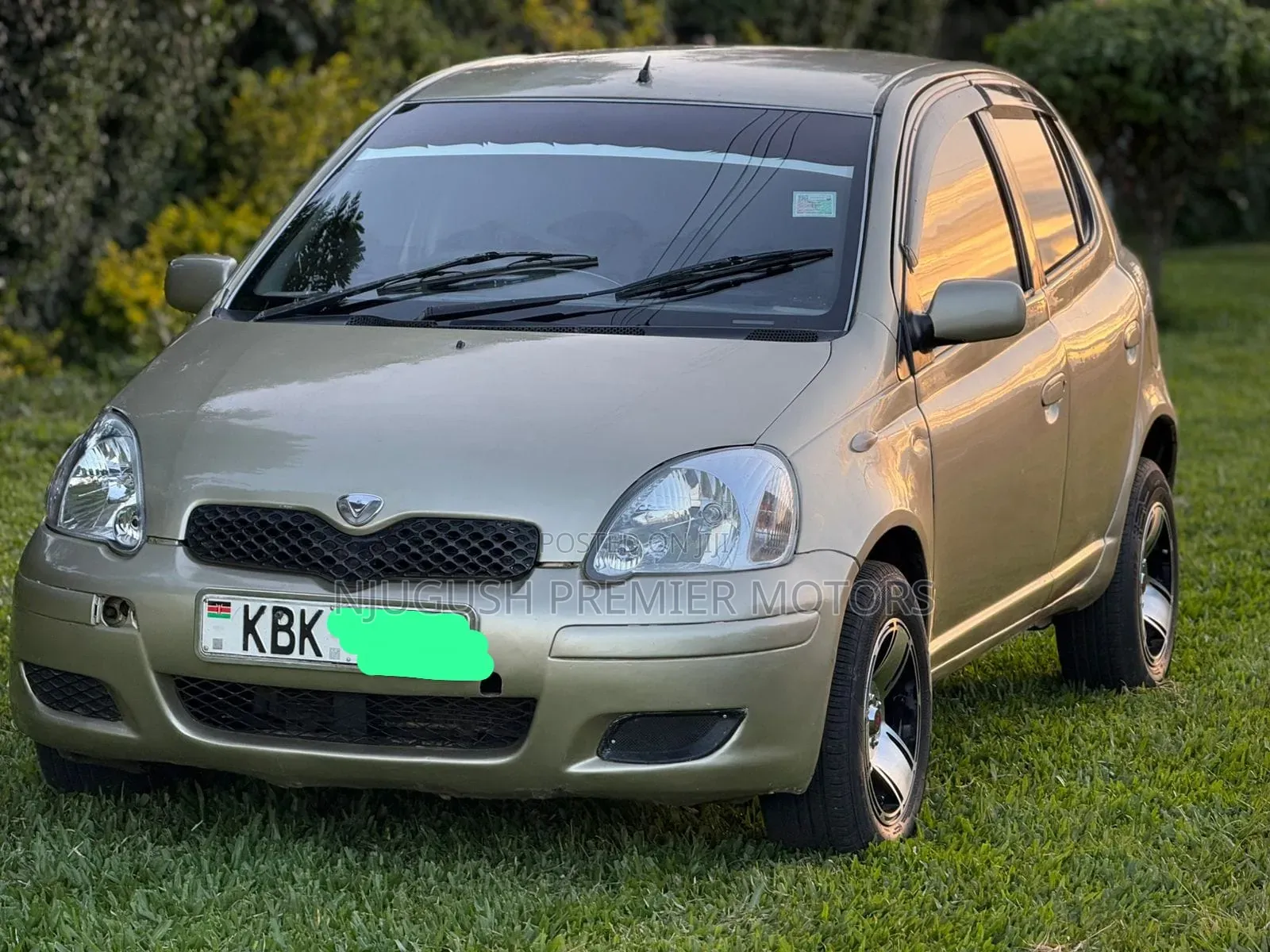Toyota Vitz 2003 Silver