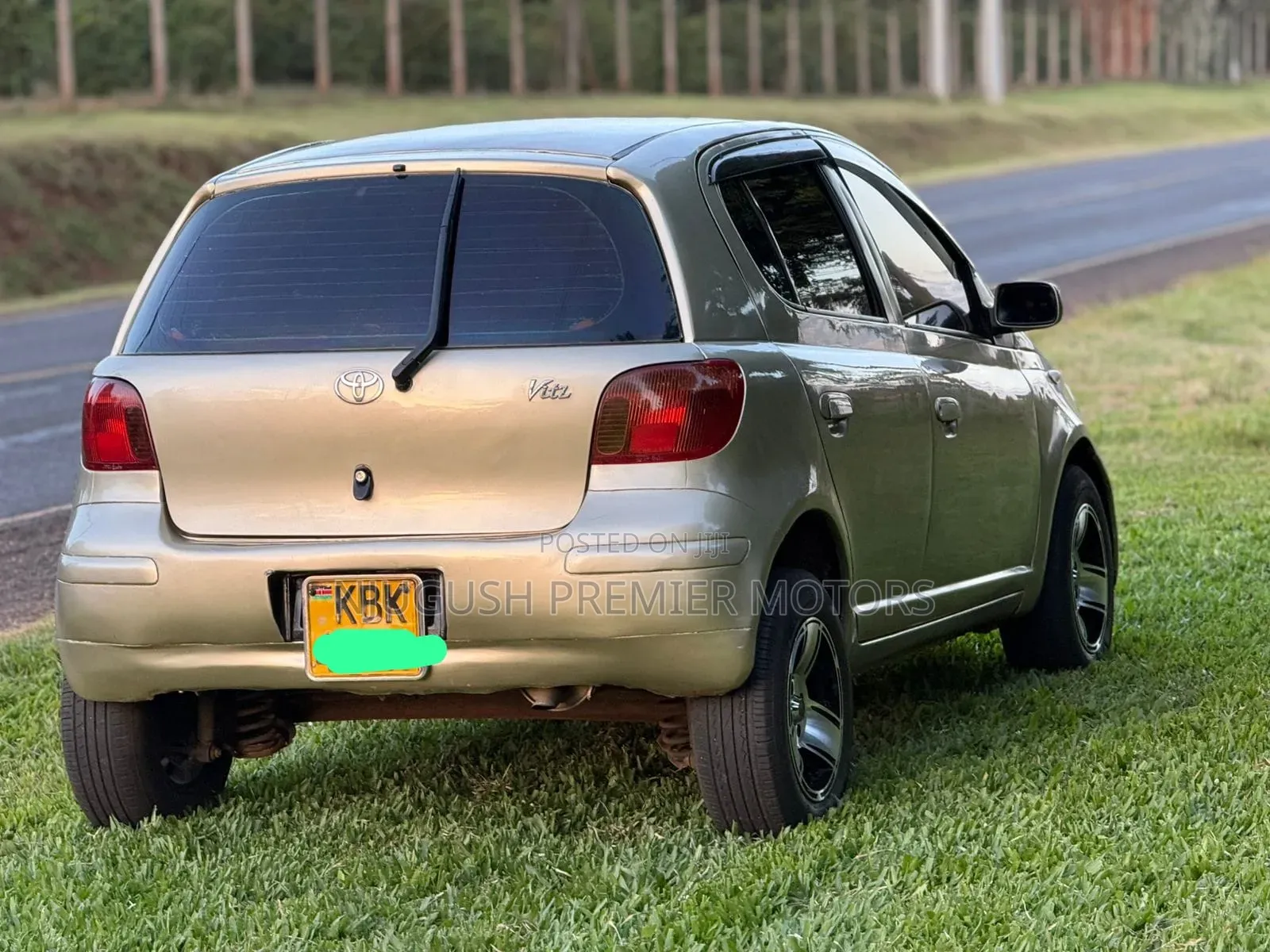 Toyota Vitz 2003 Silver