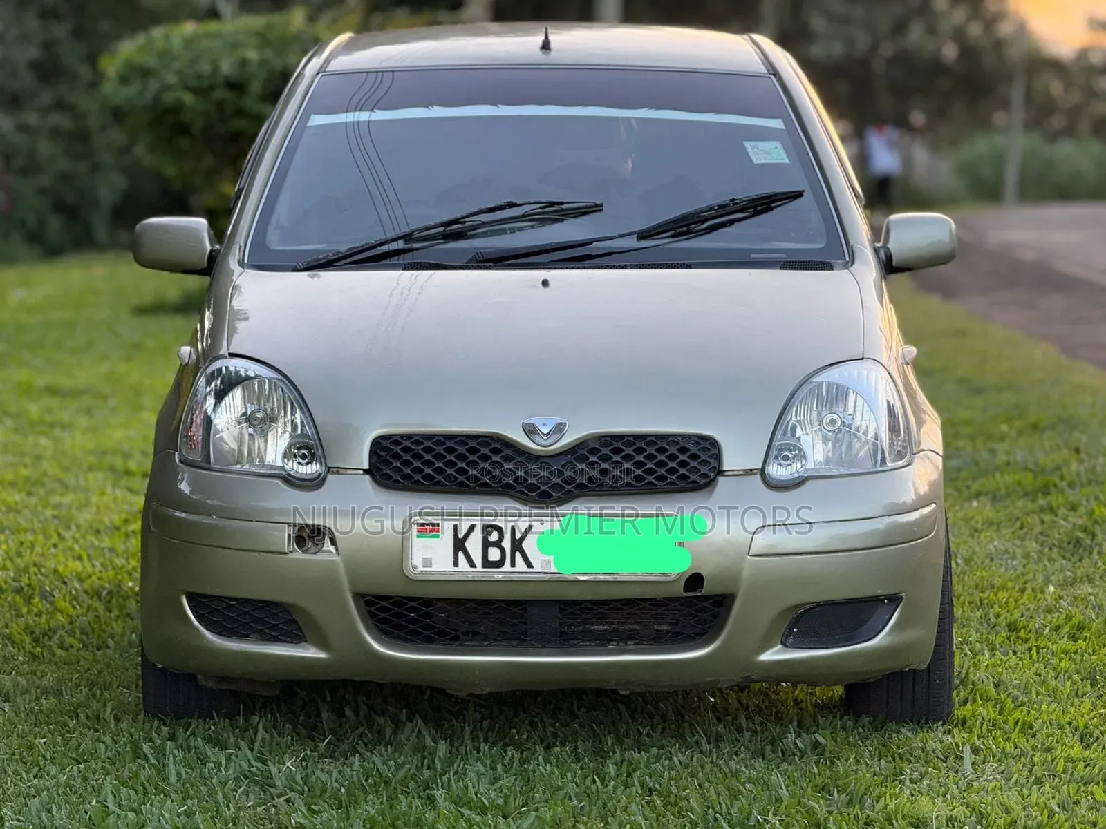 Toyota Vitz 2003 Silver