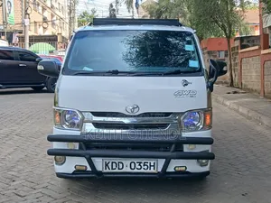 Toyota HiAce 2014 White
