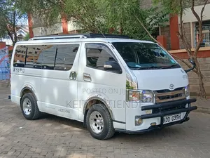 Toyota HiAce 2014 White