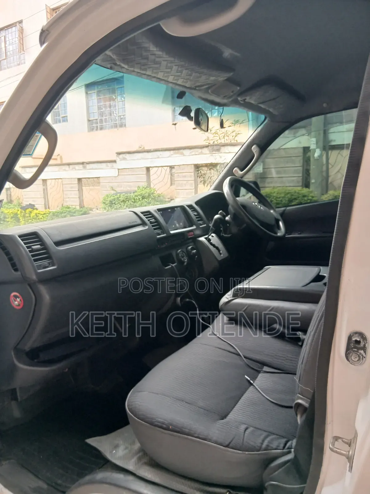 Toyota HiAce 2014 White
