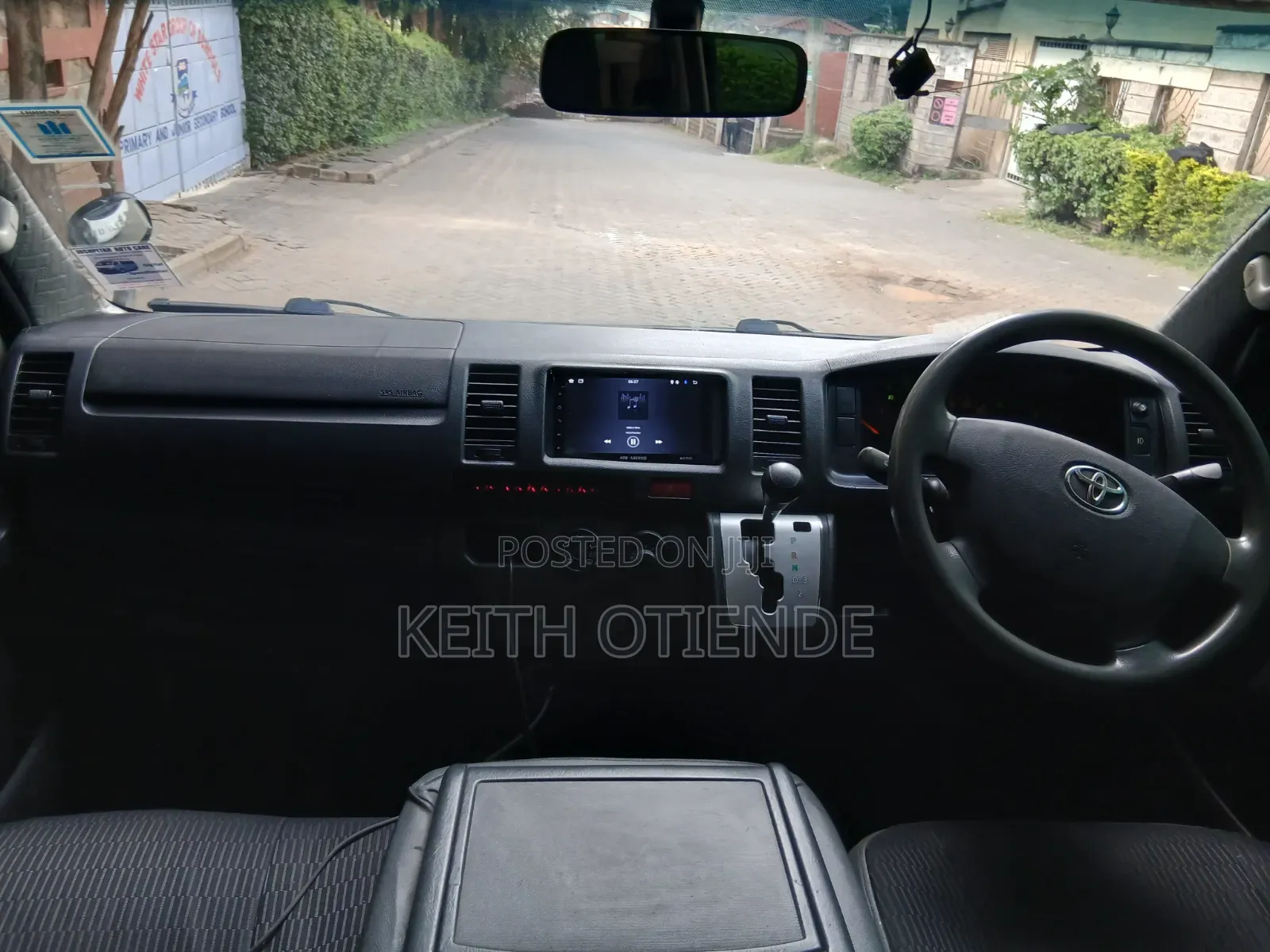 Toyota HiAce 2014 White