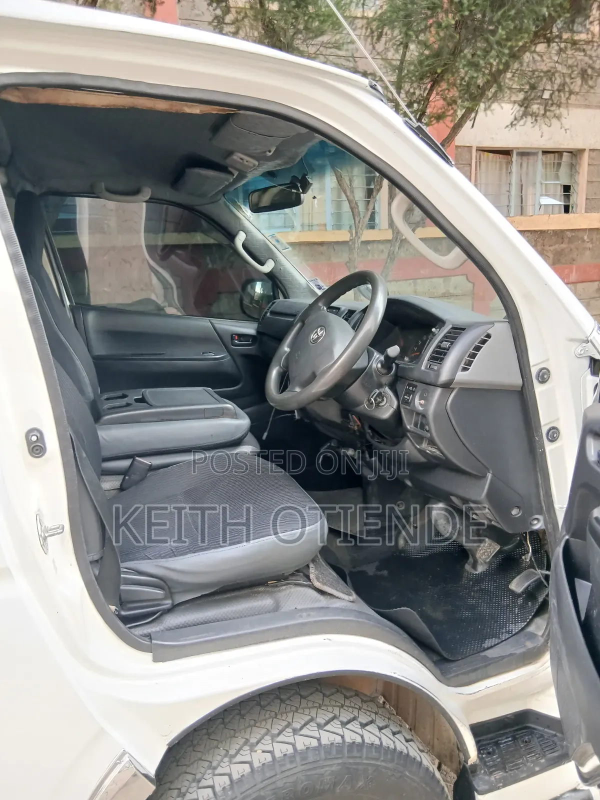 Toyota HiAce 2014 White