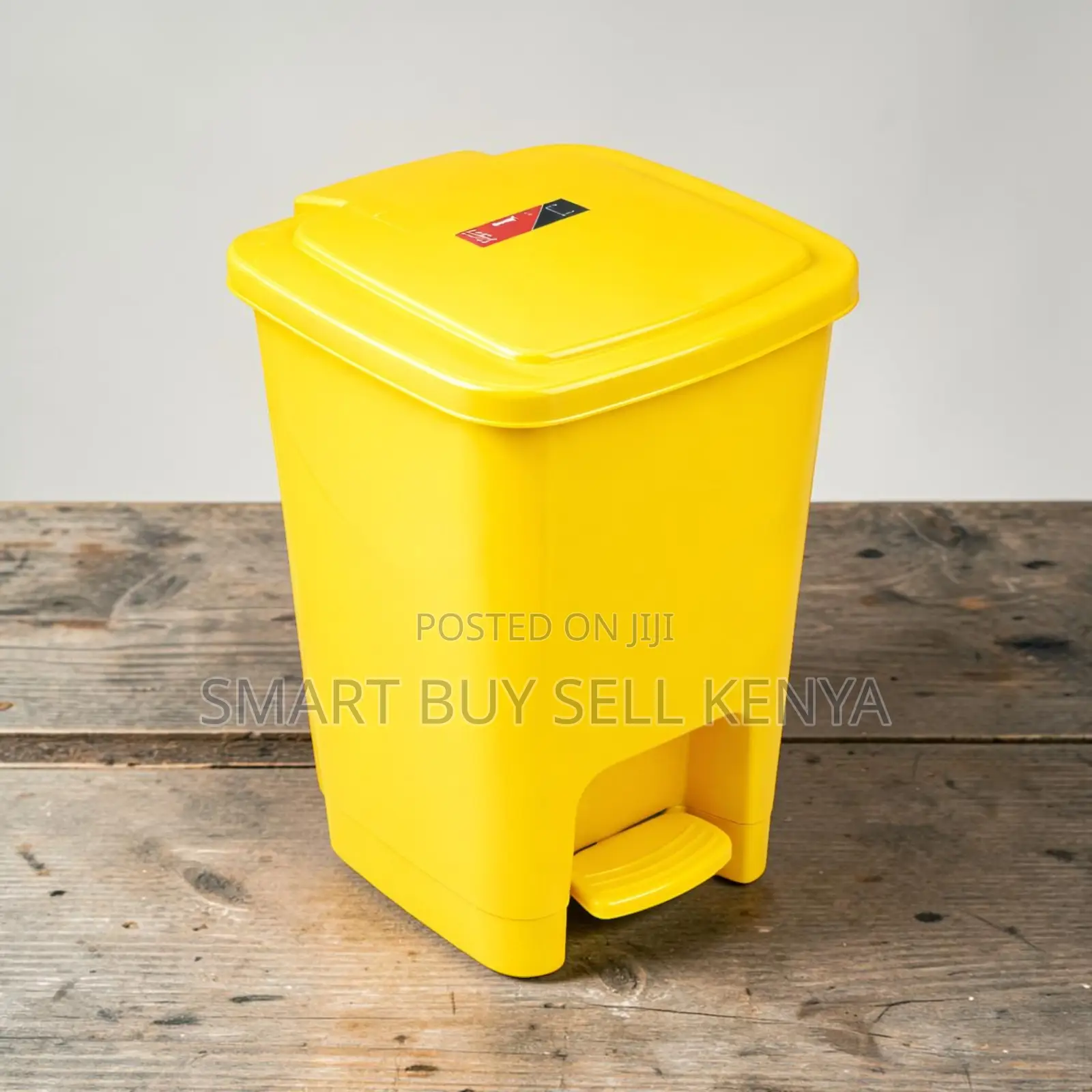 Hygiene Focus 30 Litres Hard Plastic Step Pedal Waste Garbage Dust Bin