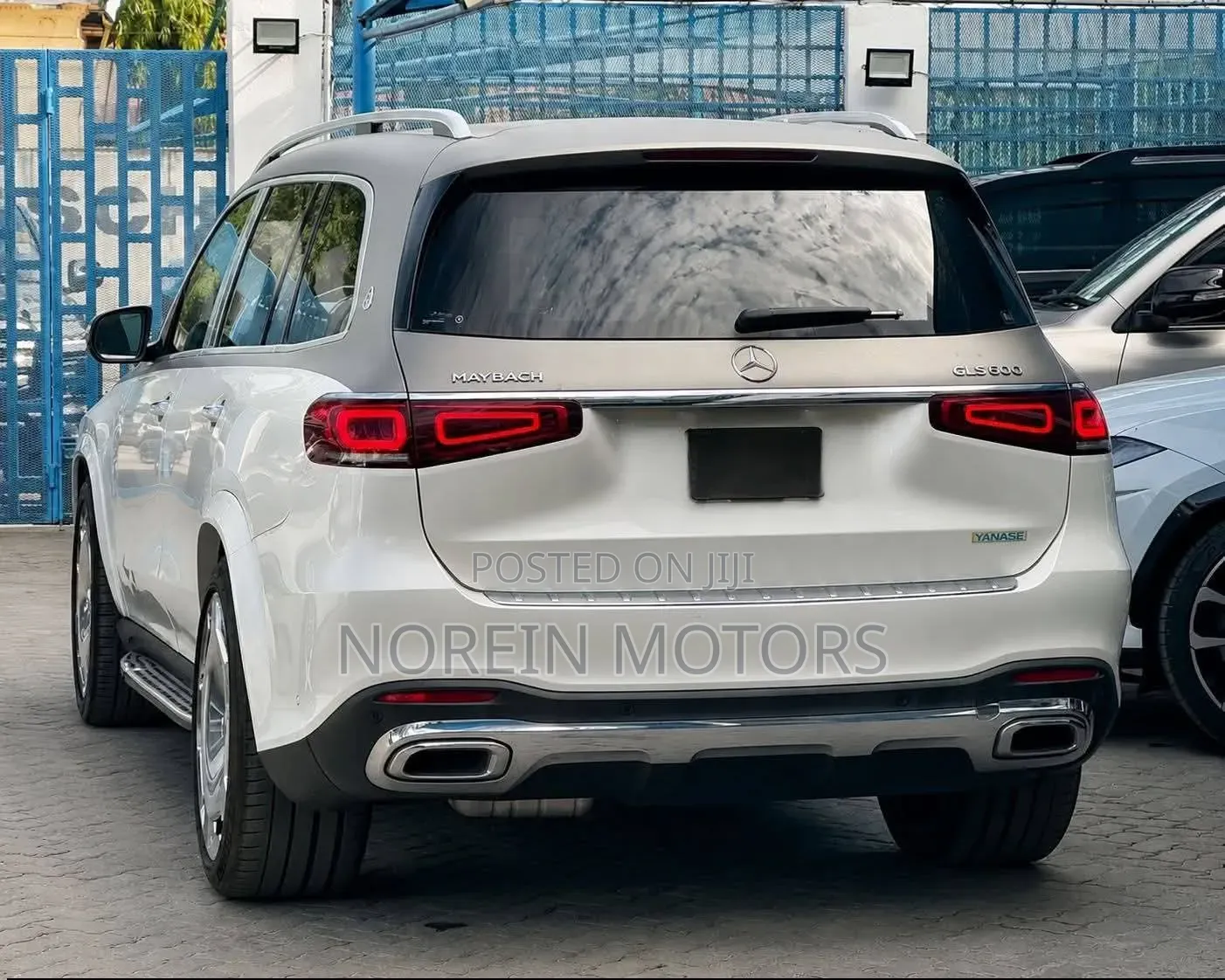 Mercedes-Benz GLS-Class GLS 400d 2022 Beige