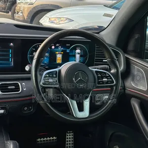 Mercedes-Benz GLS-Class GLS 400d 2022 Beige
