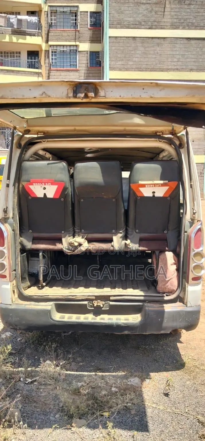 Toyota HiAce 2012 White