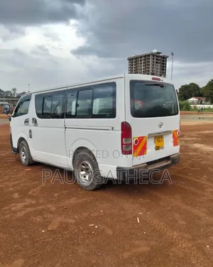 Toyota HiAce 2012 White