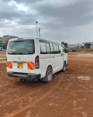 Toyota HiAce 2012 White
