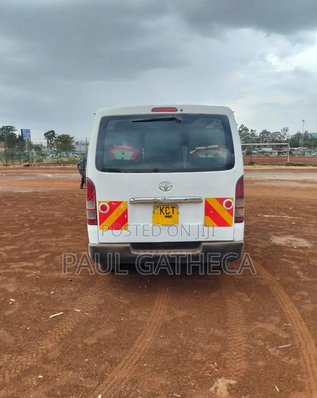 Toyota HiAce 2012 White - thumbnail 4