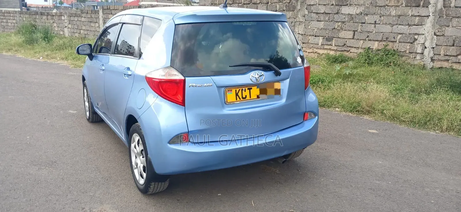 Toyota Ractis 2012 Blue