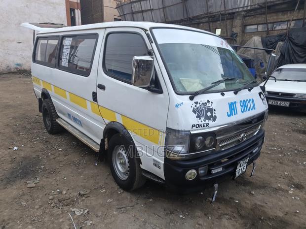 Toyota HiAce 2002 White - thumbnail 4