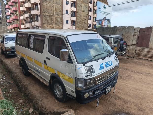 Toyota HiAce 2002 White - thumbnail 9
