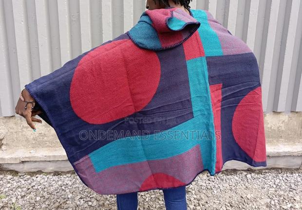 Women's Geometric Wrap Shawl/Poncho - thumbnail 2