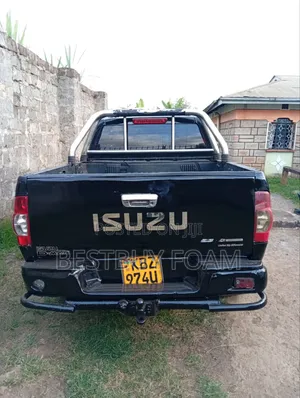 Isuzu D-MAX 2007 Black