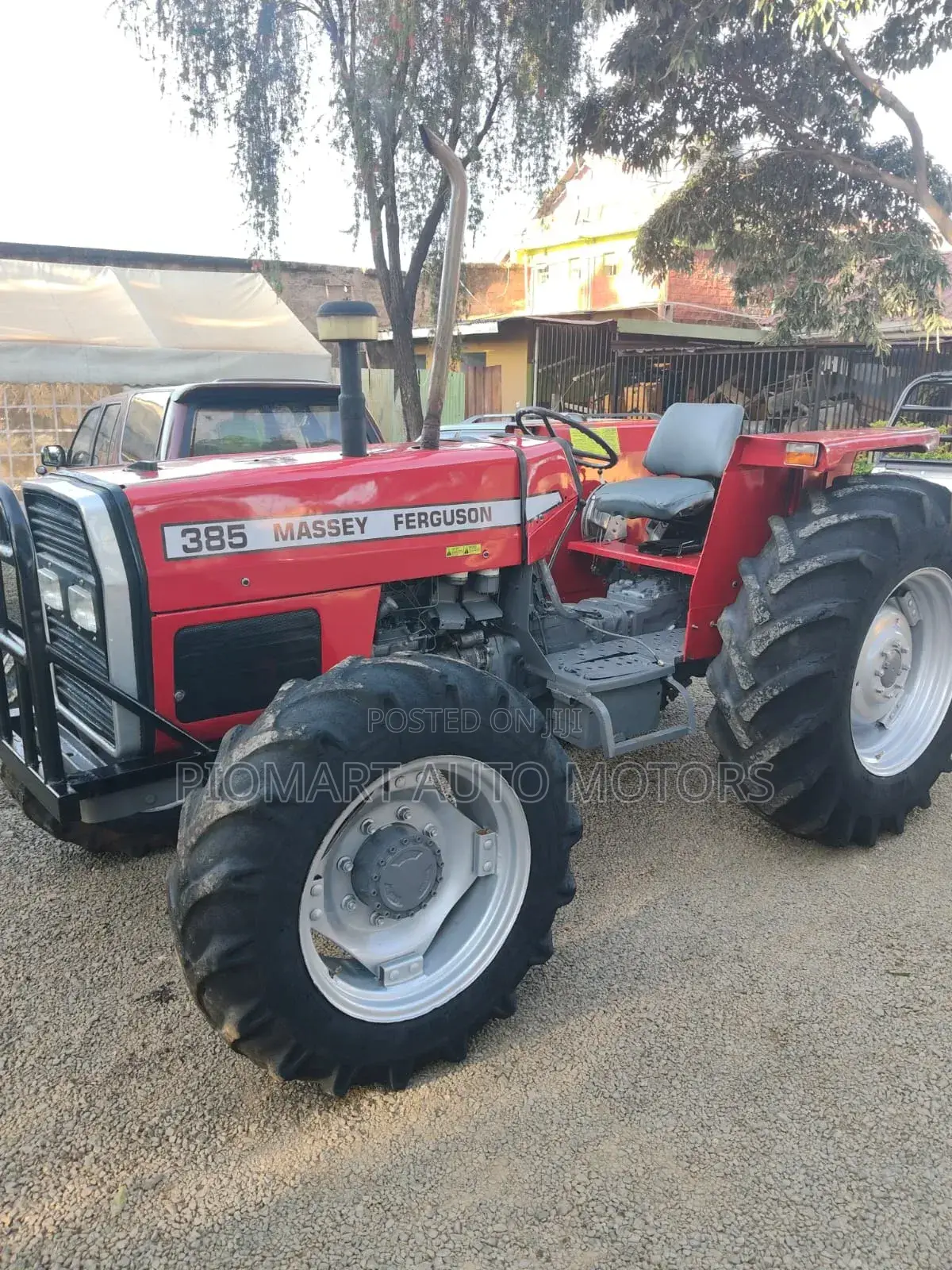 Tractor 385 4wd Local 2013
