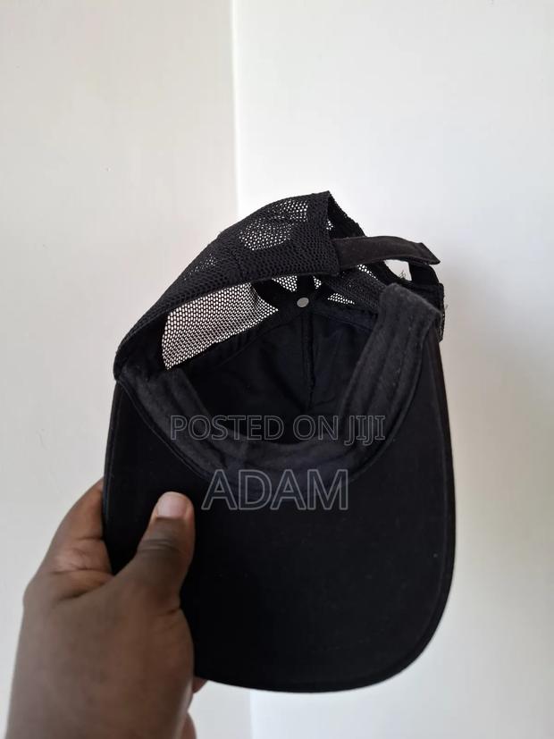 Balck Mesh Trucker Hat - thumbnail 2