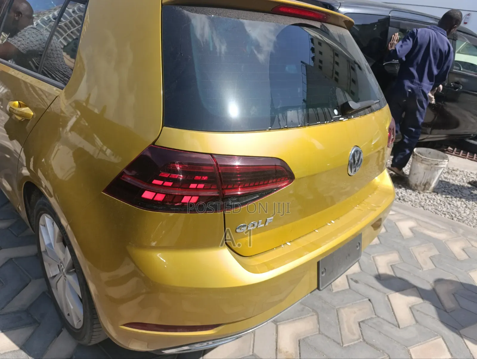 Volkswagen Golf 2019 Yellow