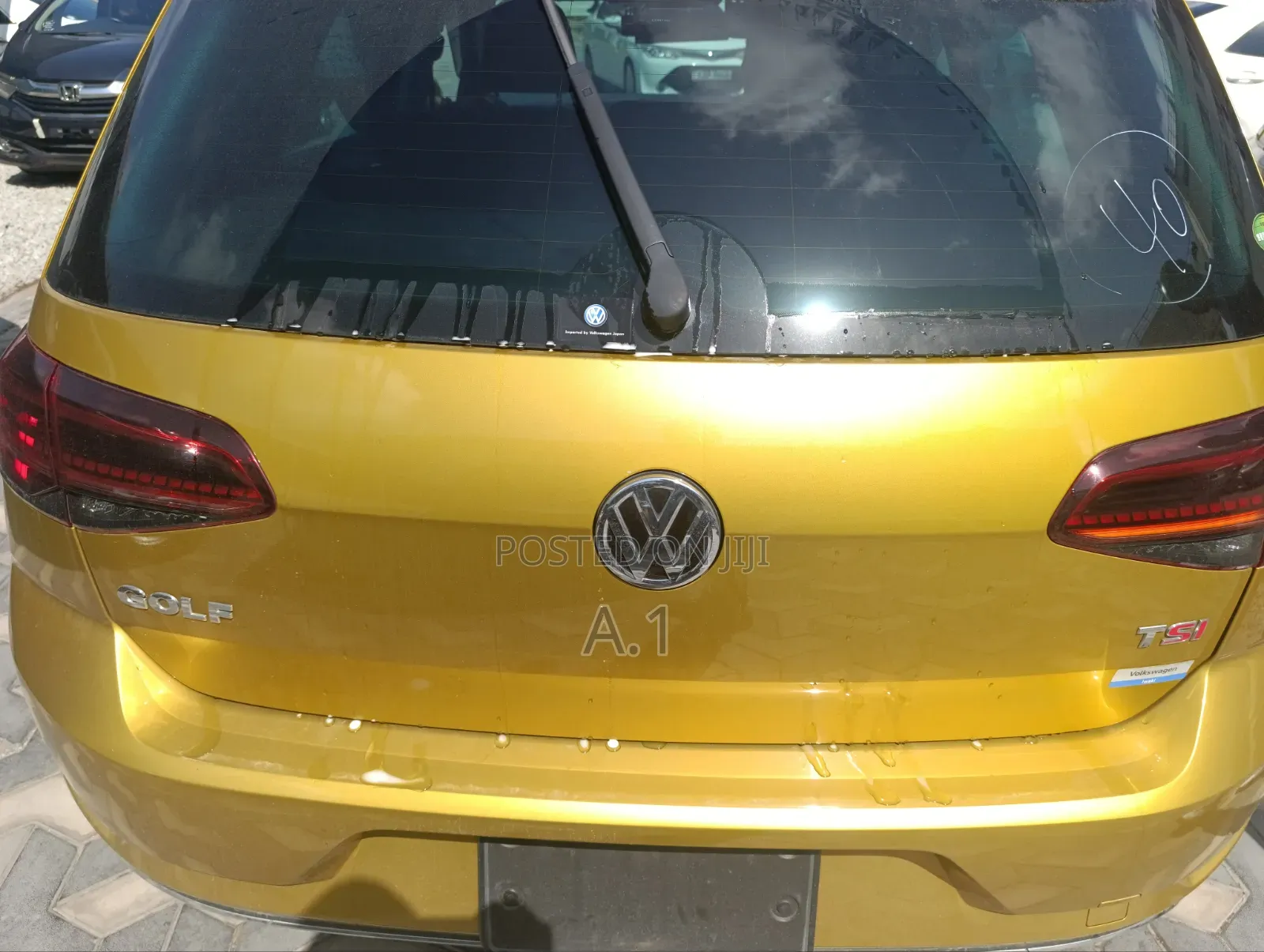 Volkswagen Golf 2019 Yellow