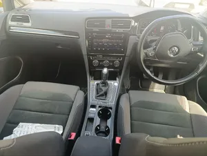 Volkswagen Golf 2019 Yellow