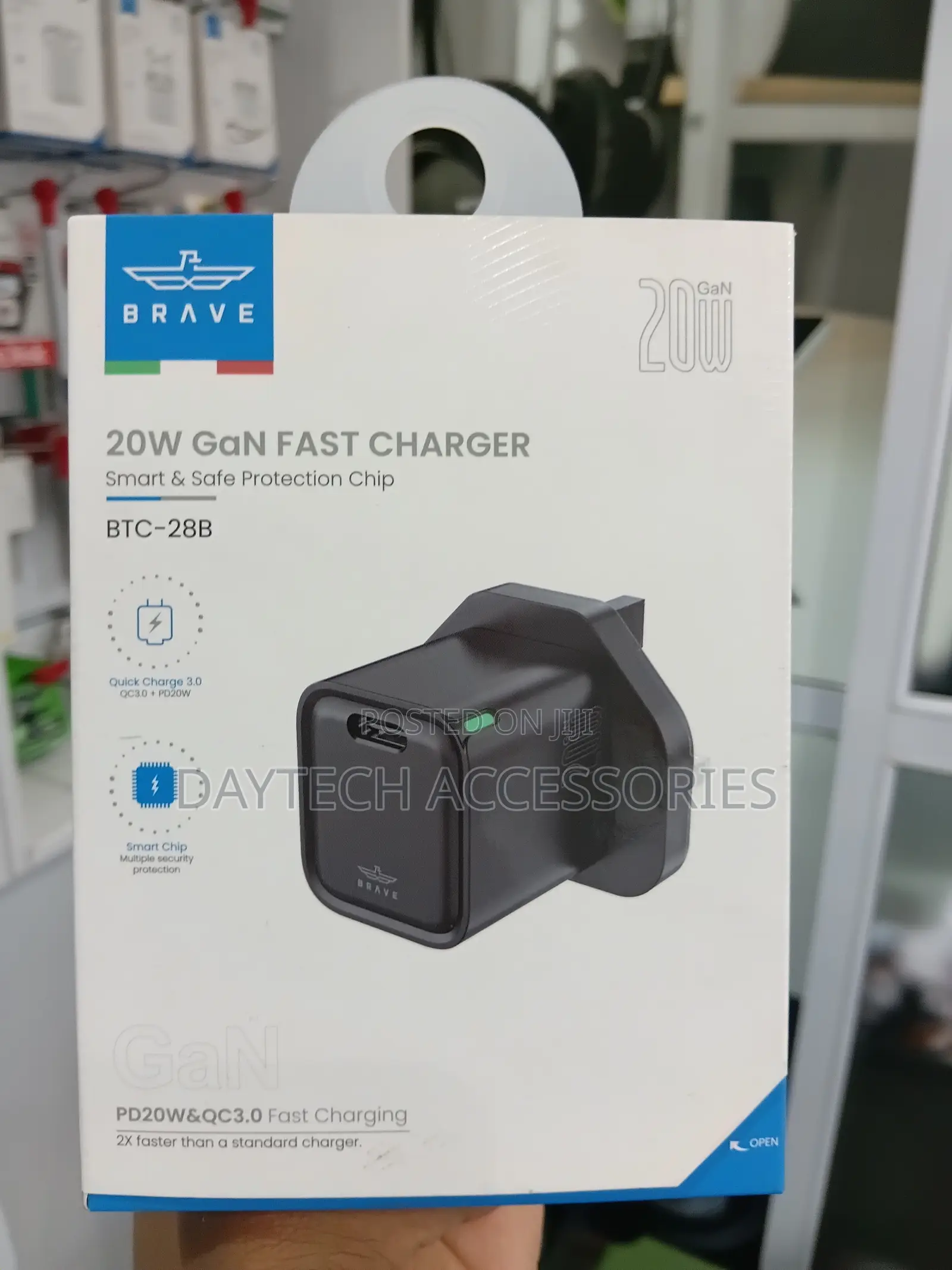 This Is a Brave BTC-28b 20w Gan Fast Charger Single Usb-C Port.