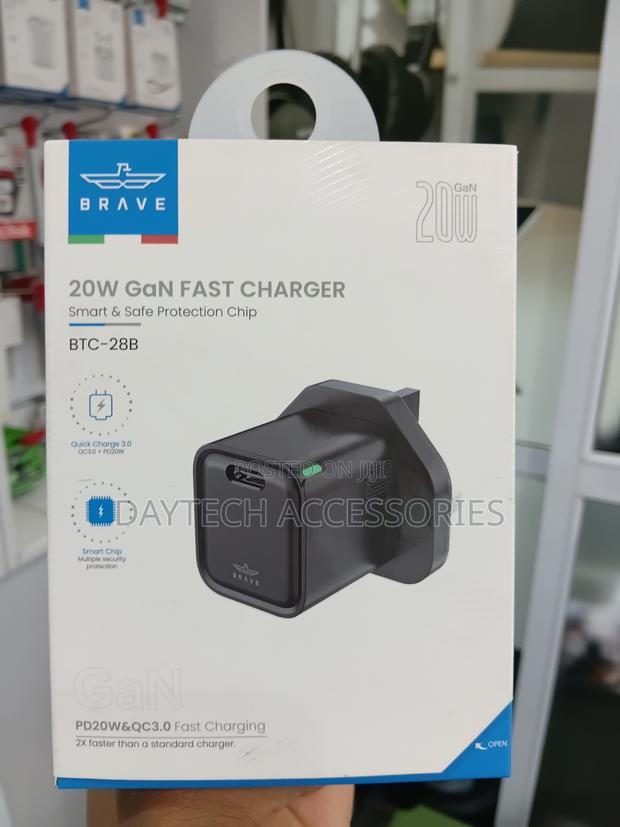 This Is a Brave BTC-28b 20w Gan Fast Charger Single Usb-C Port.