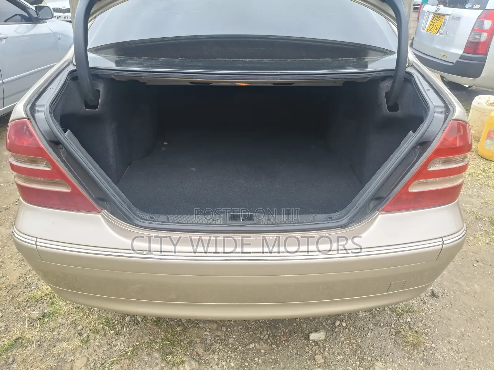 Mercedes-Benz C200 2004 Gold
