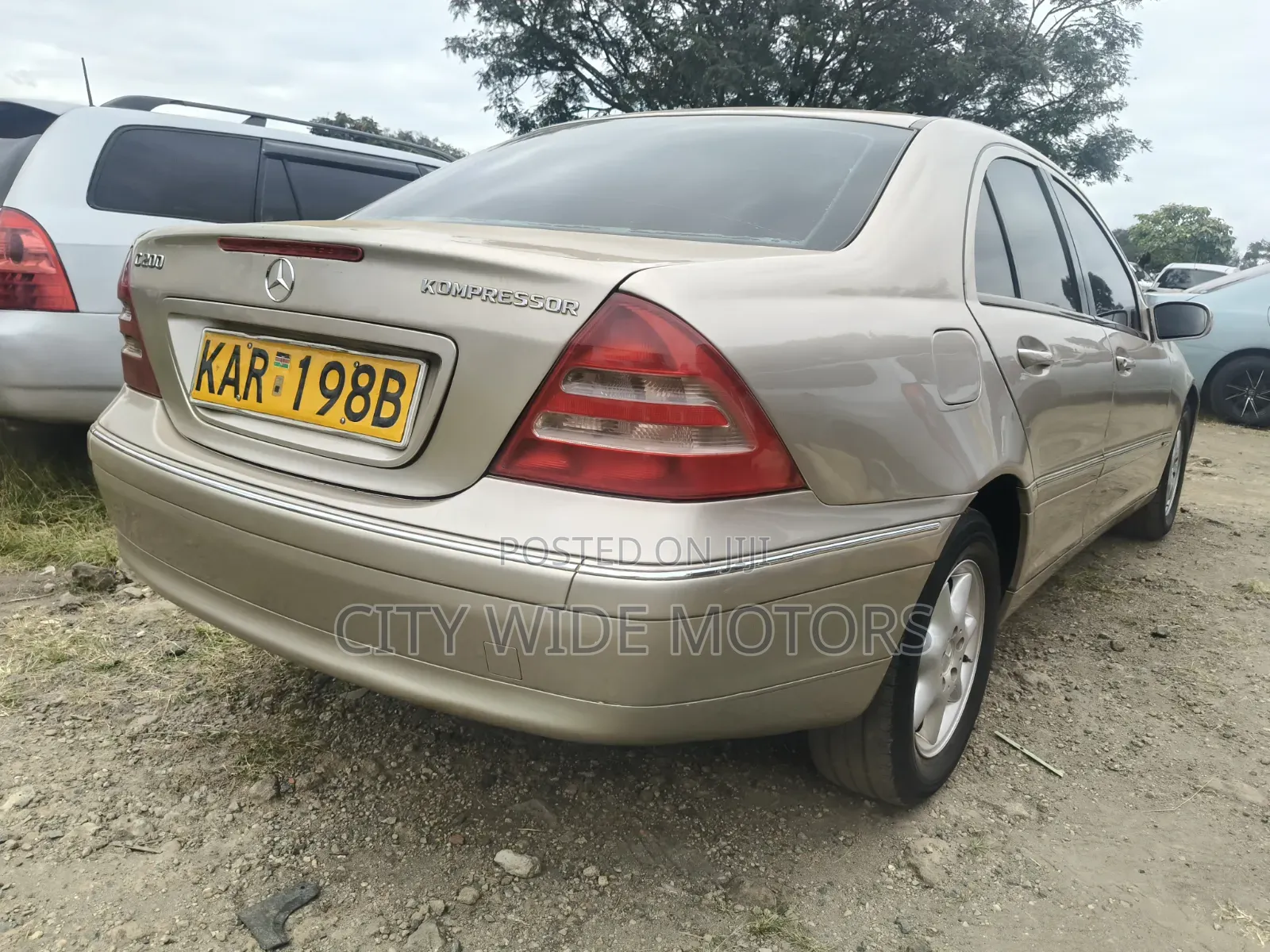 Mercedes-Benz C200 2004 Gold
