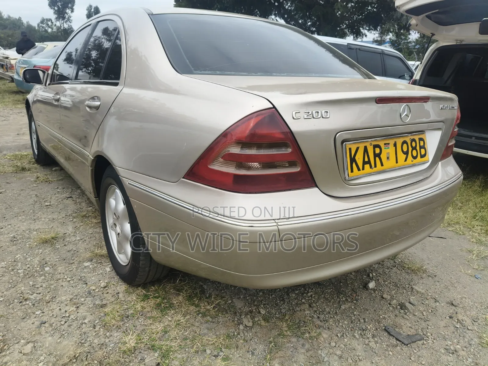 Mercedes-Benz C200 2004 Gold