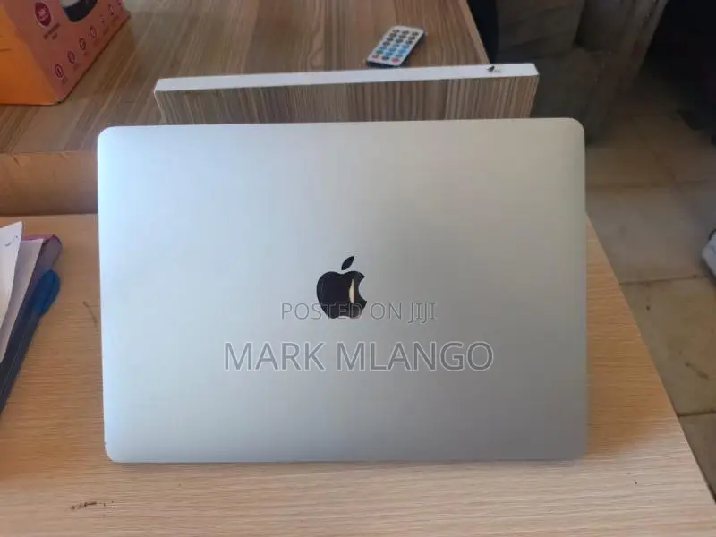 Laptop Apple MacBook Pro 2017 8GB Intel Core i5 SSD 256GB