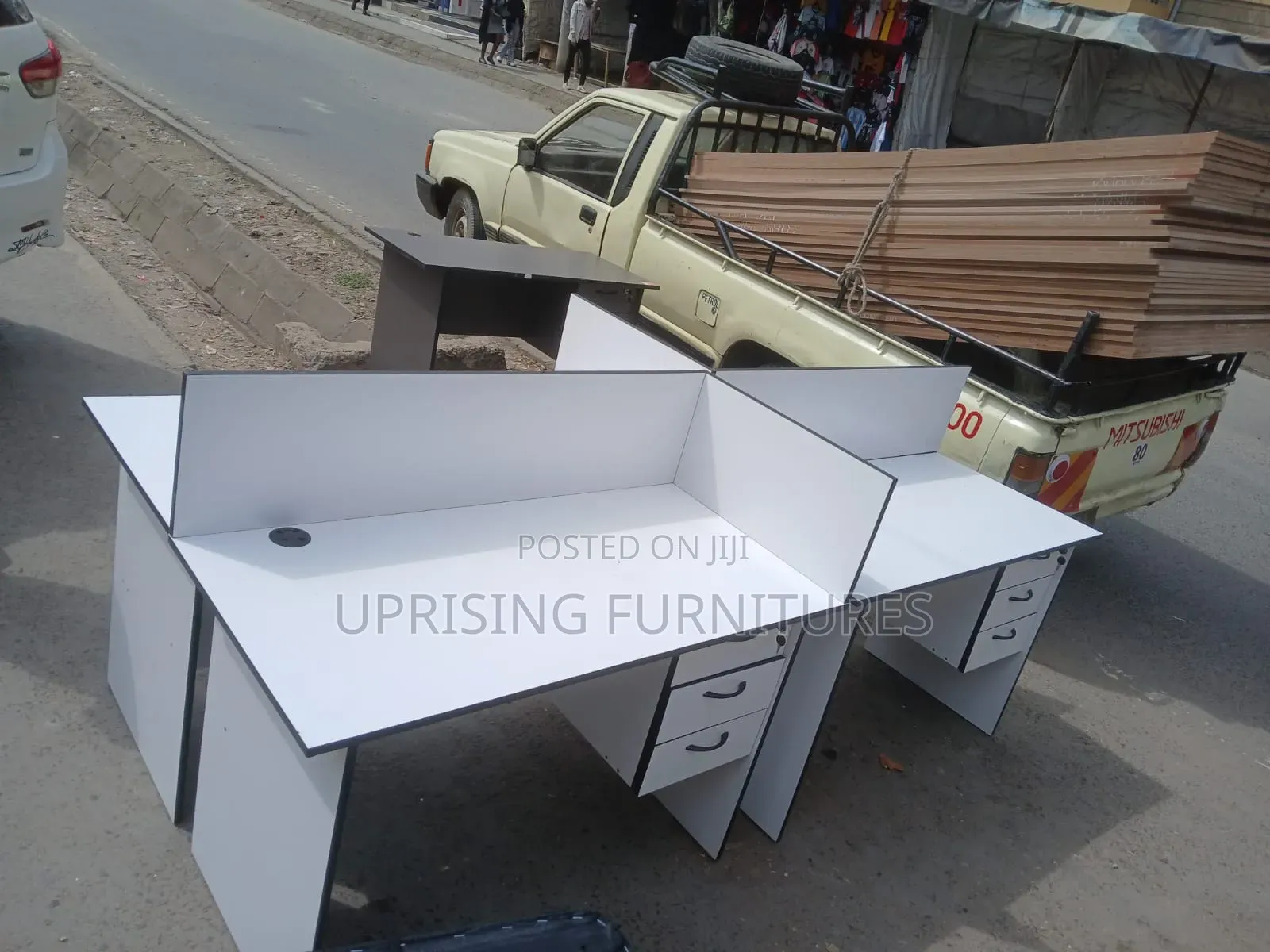 Fourway Workstation White 1.2m Per Section