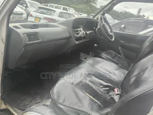Toyota HiAce 2002 White