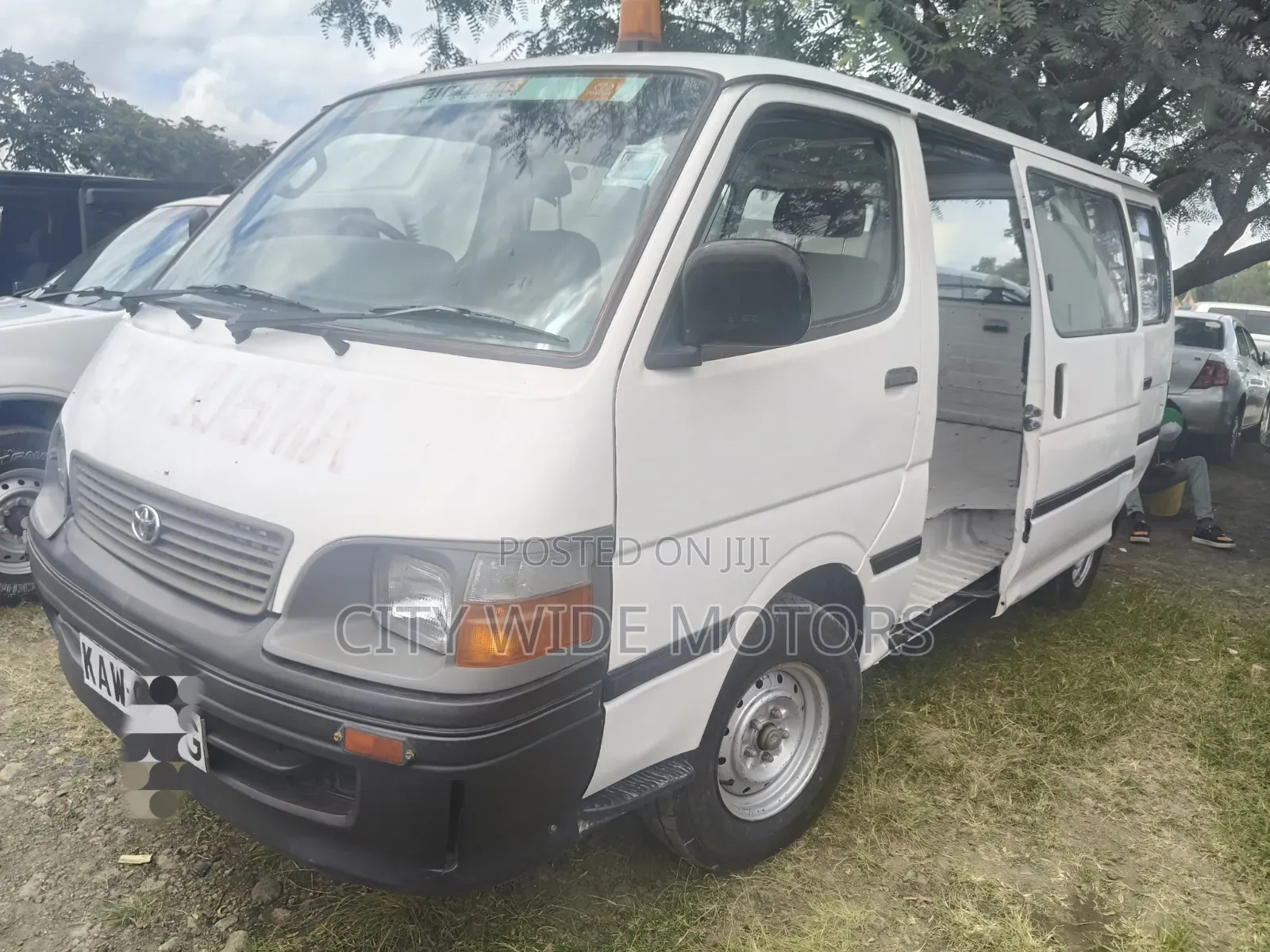 Toyota HiAce 2002 White