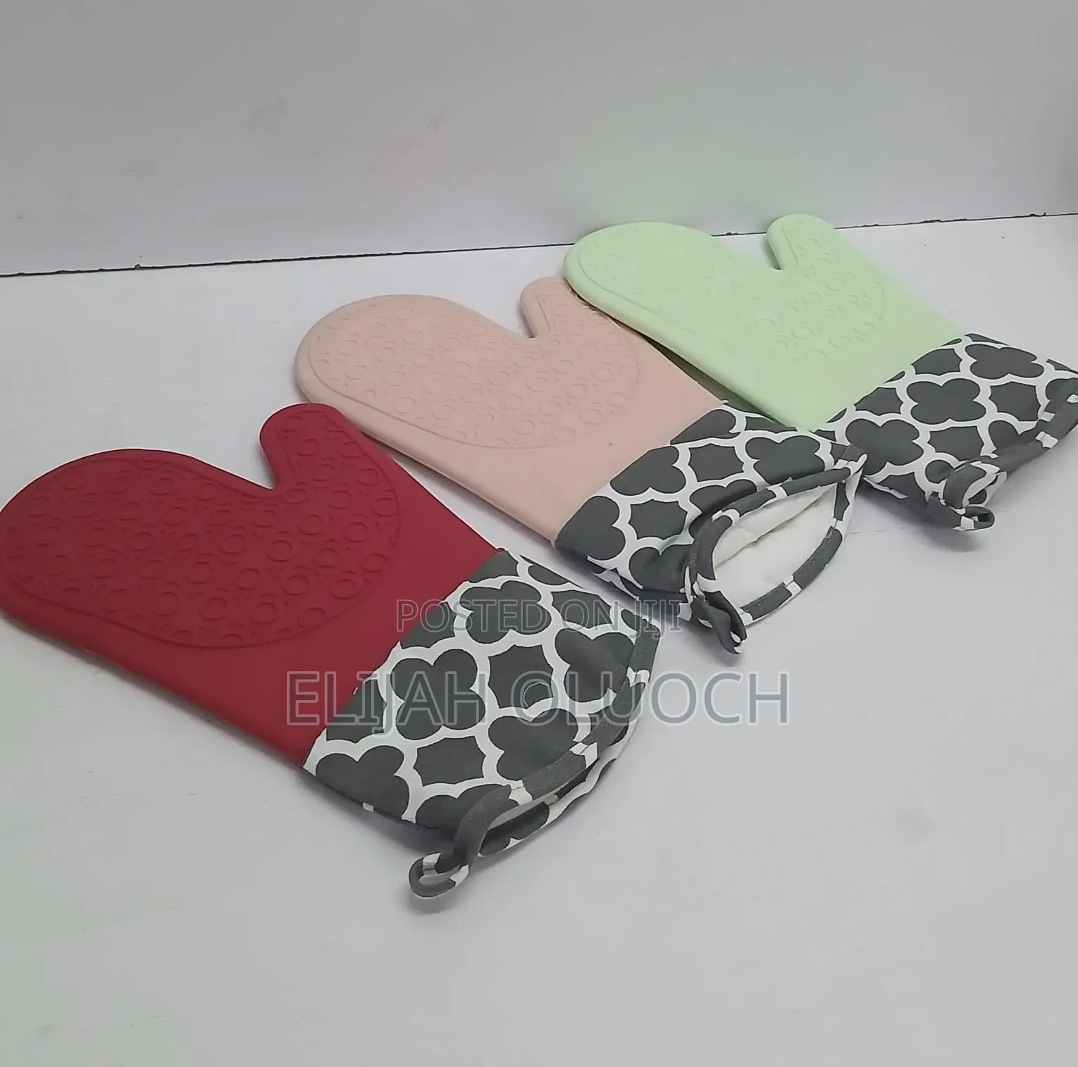 Silicone Insulated Oven Gloves Now Available