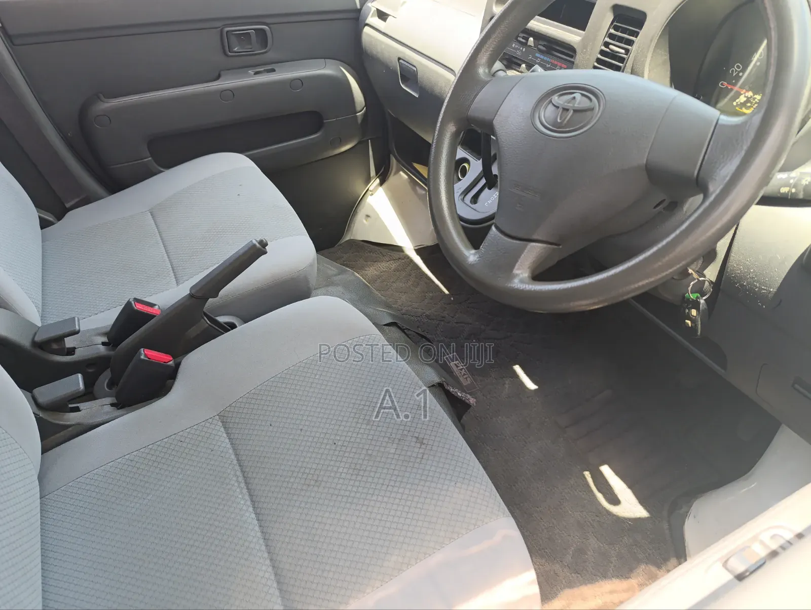 Toyota Pixis Van