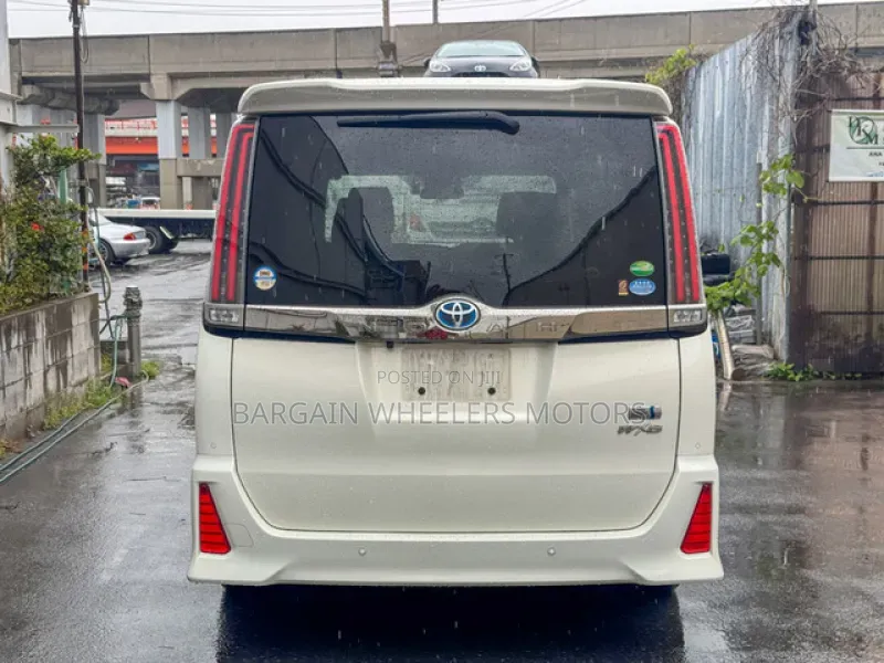 Toyota Noah 2019 Pearl