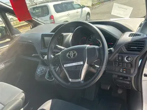 Toyota Noah 2019 Silver