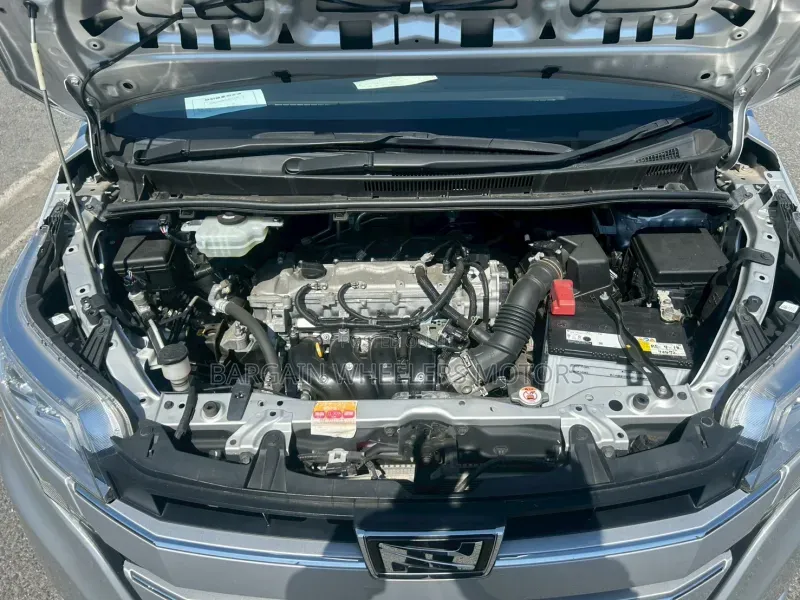 Toyota Noah 2019 Silver