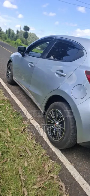 Mazda 2 2020 Silver
