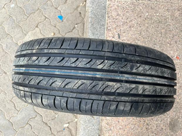 215/65r16 Boto Tyre - thumbnail 3