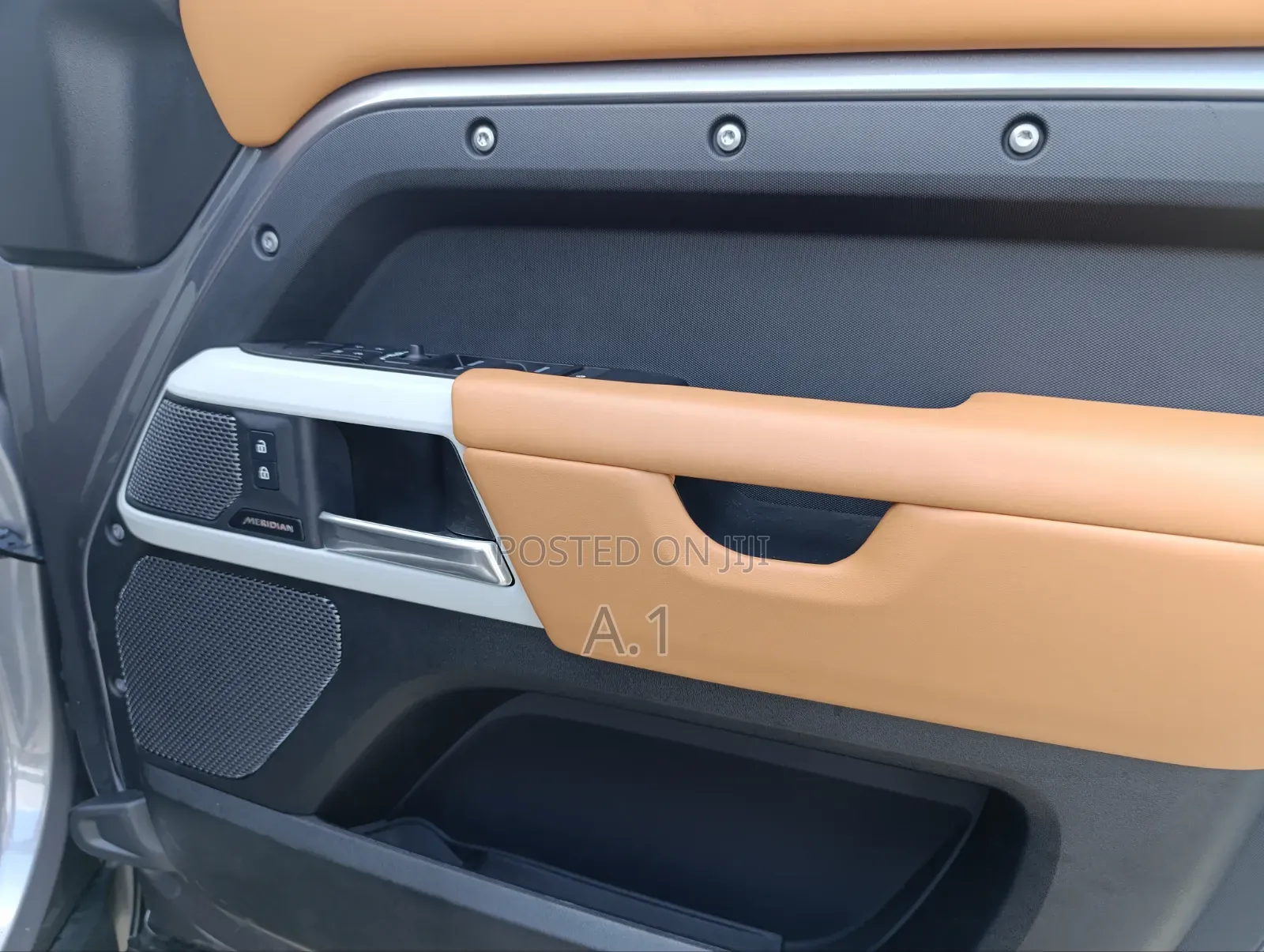 Land Rover Defender 2024 Gray