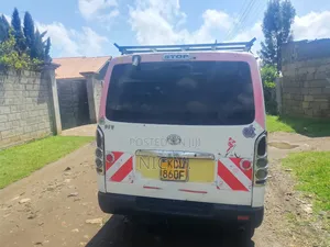 Toyota HiAce 2010 White