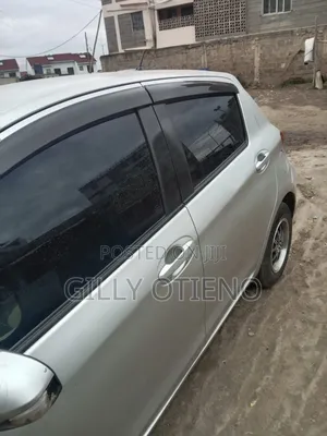 Toyota Vitz 2013 Silver