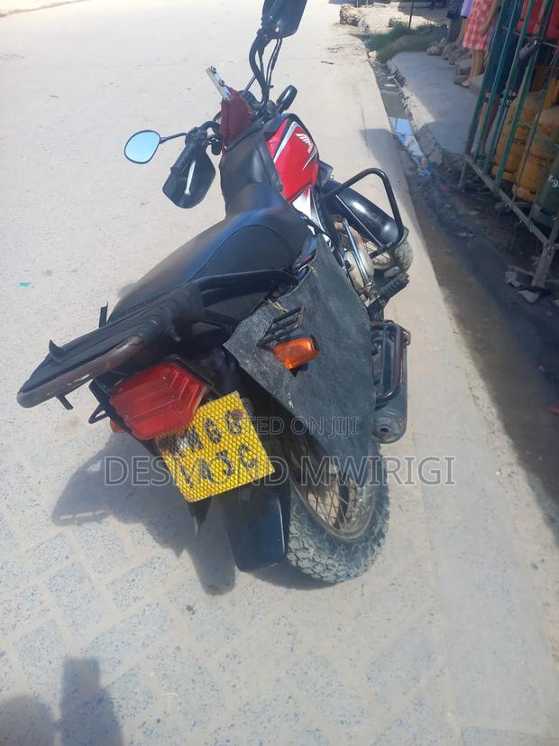 Honda XL 125 2022 Red
